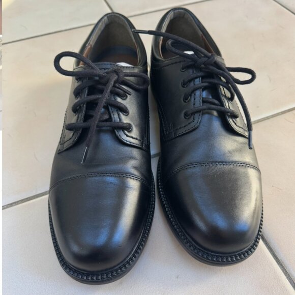 BRAND NEW Dockers Black Cap Toe Oxford in Size 10 - Picture 5 of 8